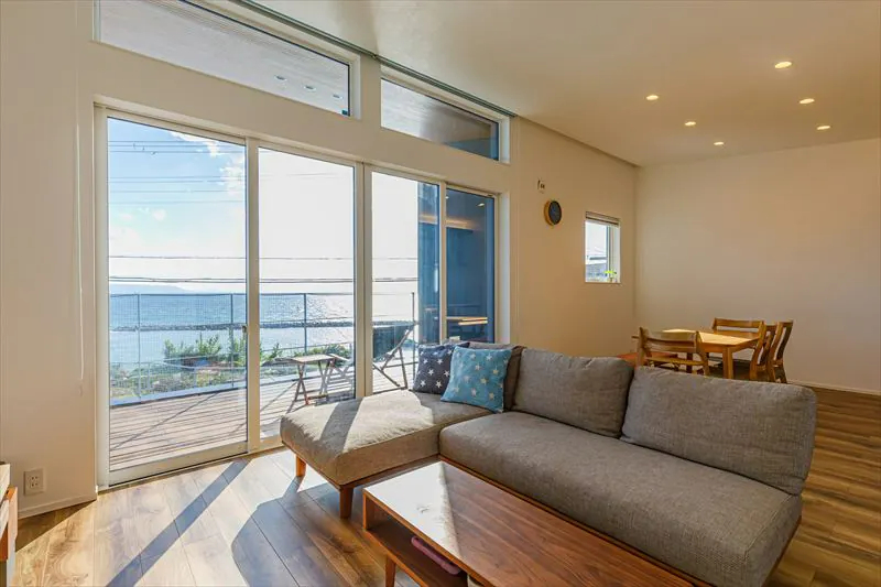 WHALE HOUSEの施工事例_横長リビング