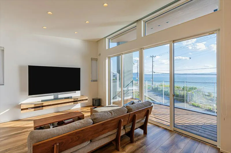 WHALE HOUSEの施工事例_横長リビング