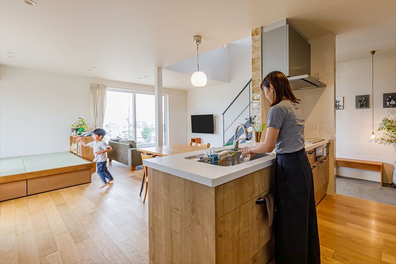 WHALE HOUSEの施工事例03_鉄骨階段(スケルトン階段)_SE構法