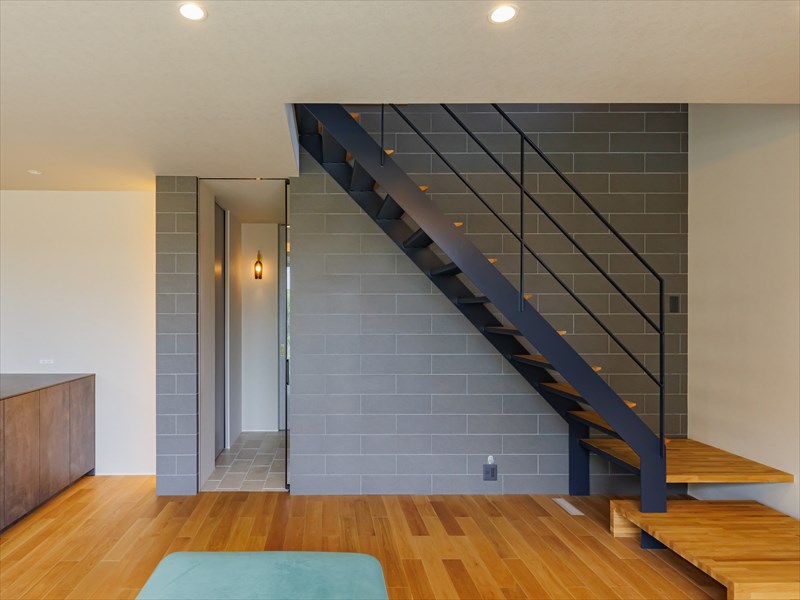 WHALE HOUSEの施工事例03_鉄骨階段(スケルトン階段)_SE構法