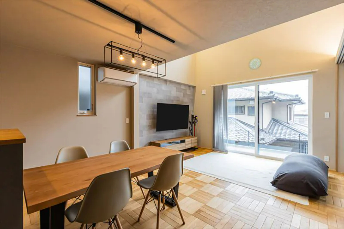 WHALE HOUSEの施工事例_縦長リビング