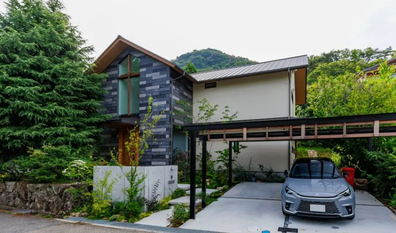 WHALE HOUSEの施工事例01_別荘みたいなリビング_SE構法