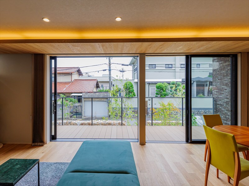 WHALE HOUSEの施工事例02_ウッドデッキ_SE構法